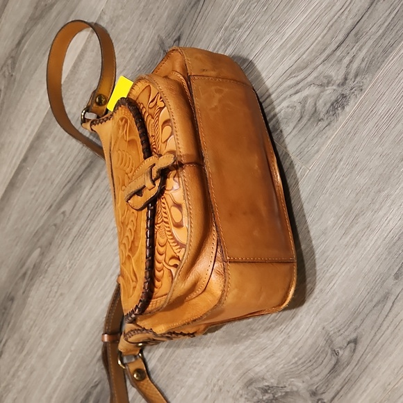 Patricia Nash Burnished Tooled Crossbody Bag - Picture 3 of 10